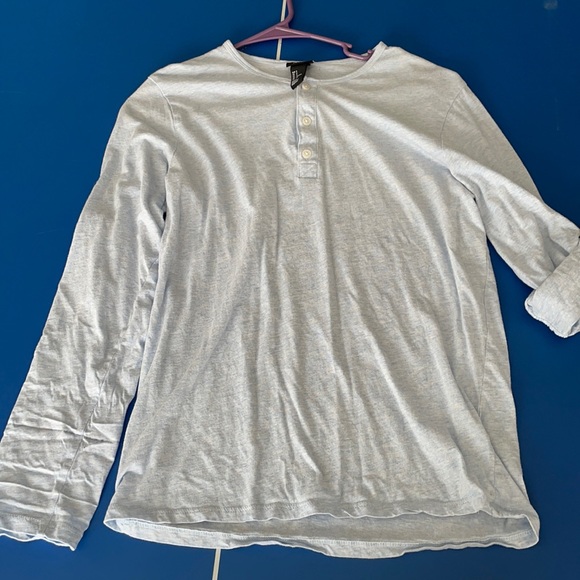 H&M long sleeve tee - Picture 1 of 2